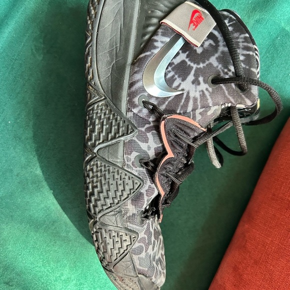 Nike Kybrid S2 Kids Sneakers - Black and Gray - Picture 11 of 16